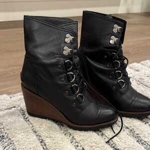 Sorel Black Leather Lace Up Wedge Boots